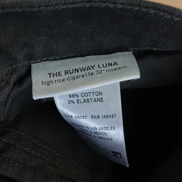 JOES JEANS- NWT The Runway Luna
High Rise Cigarette 32" Inseam -
Size 26 - Picture 5 of 11